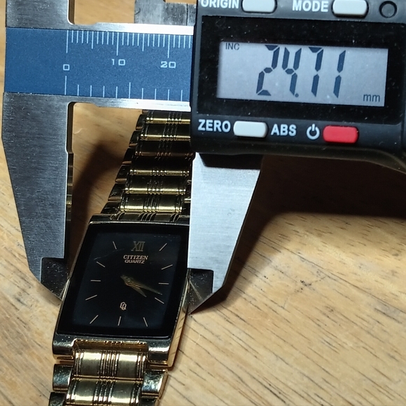 X Citizen Quartz Men's 1980s black dial gold XII & 2 hand gold tone case - Picture 10 of 11